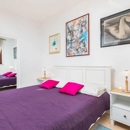 Apartment Amalia *