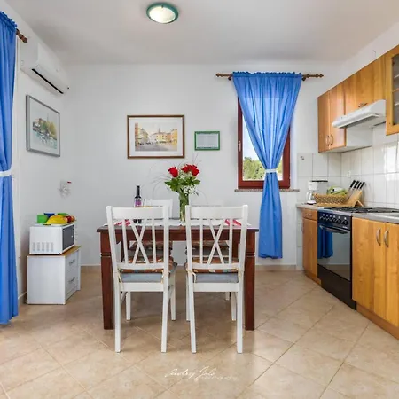Amalia Apartment